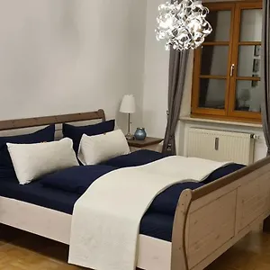 Brunnhaus Apartment